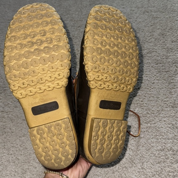 L.L. Bean Women’s 8” duck boots w/ UGG shearling insoles - Picture 4 of 7